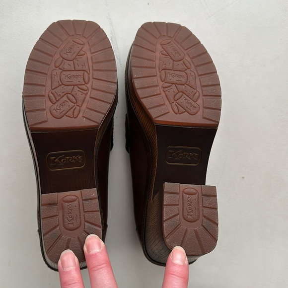 Beautiful pair of Korks platform loafers. Brand new without box. - Picture 3 of 3